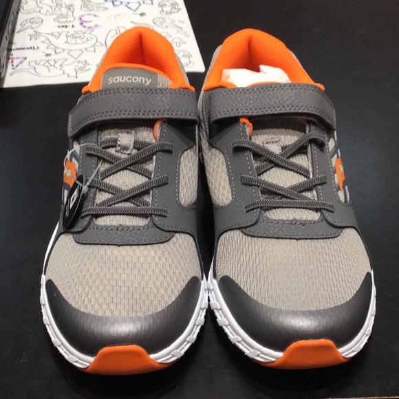 Saucony Wind 2.0 grey and orange size 7 NWT NIB - Picture 2 of 4